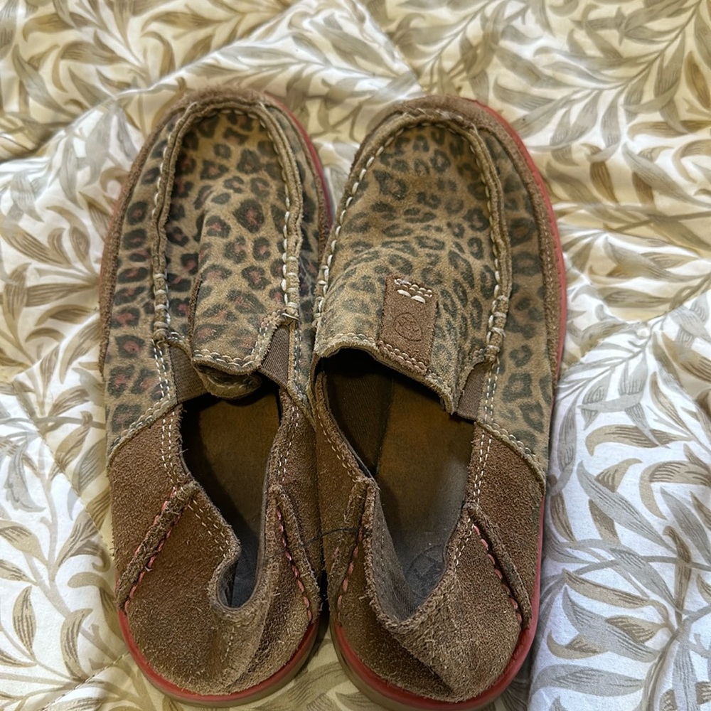 Girls 1.5 Ariat slips ons